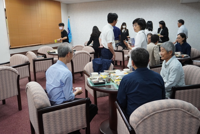112年4月29日香港嶺南大學與國立中正大學簽署雙聯碩士學位學程協議及高齡跨域創新研究中心交流活動圖片